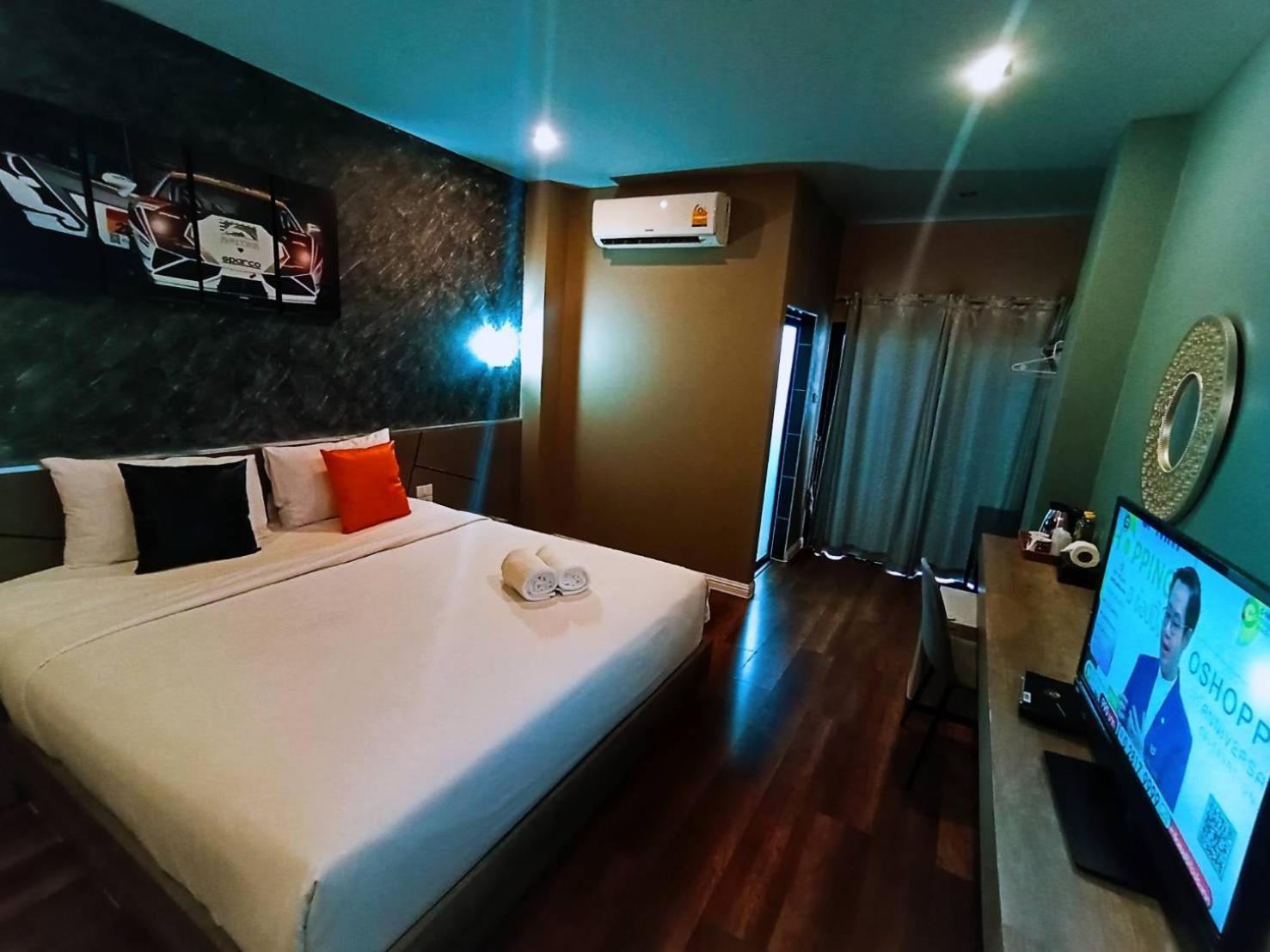 The S Design Hotel Buriram Bagian luar foto