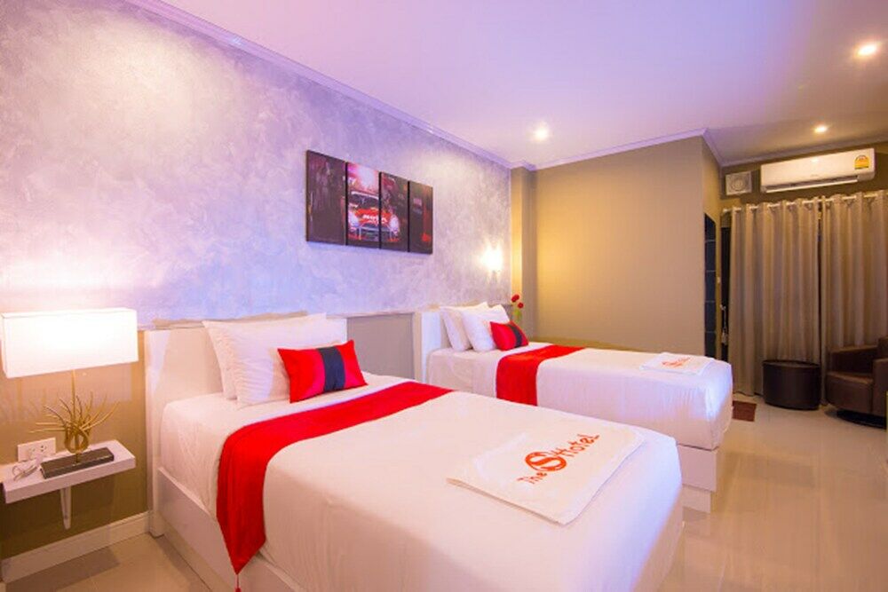 The S Design Hotel Buriram Bagian luar foto